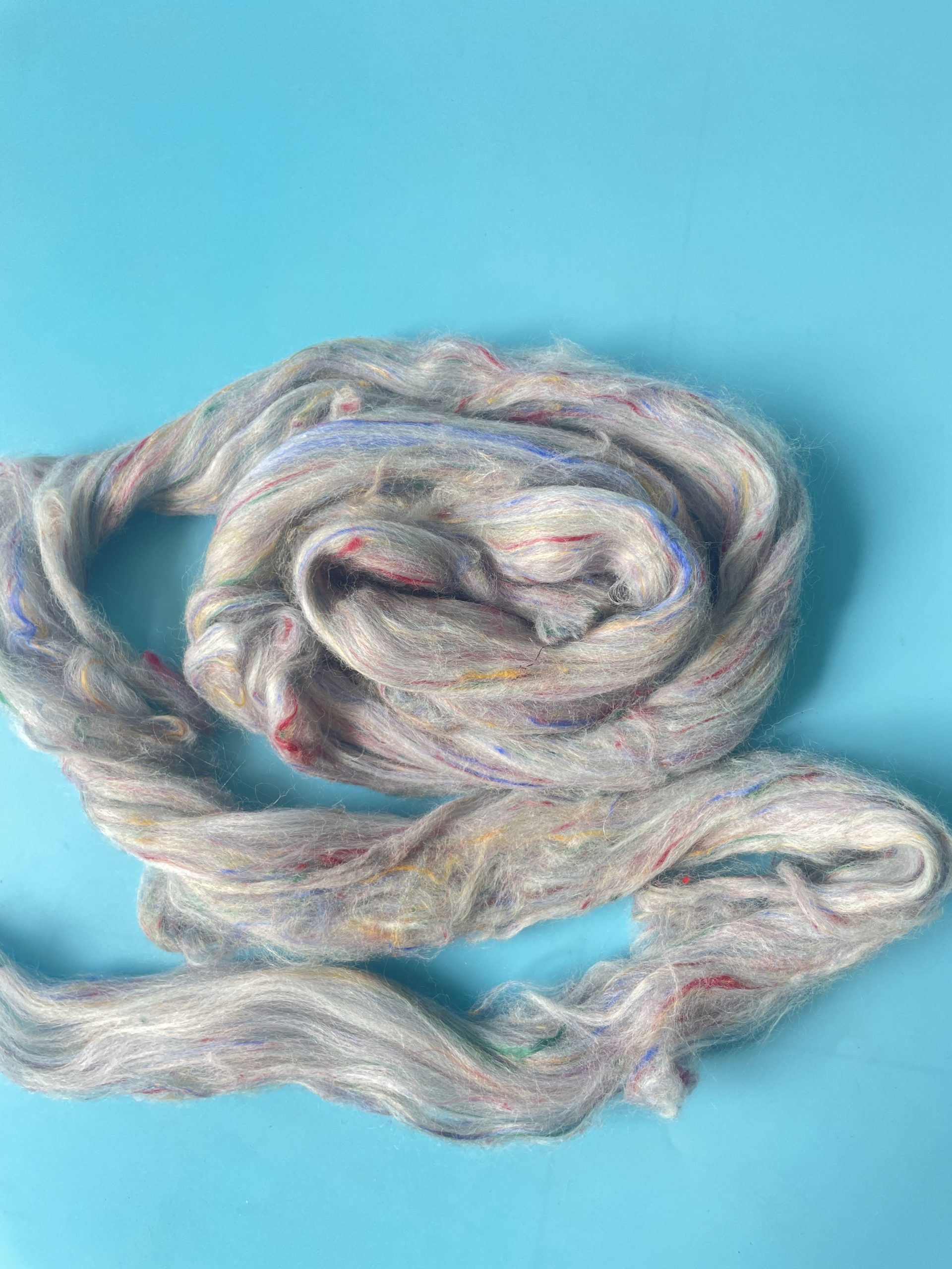 Acrylic tow with viscose neps