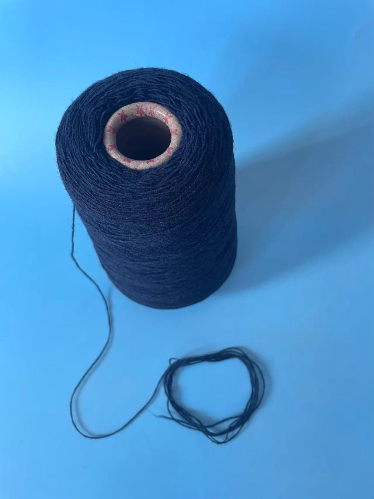 100% wool yarn - Image 5